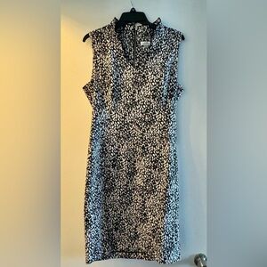 Very chic sleeveless Calvin Klein dress. (Size 14)